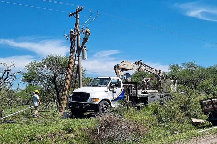 Interior Departamental: Trabajos de mantenimientos y recambios de luminarias