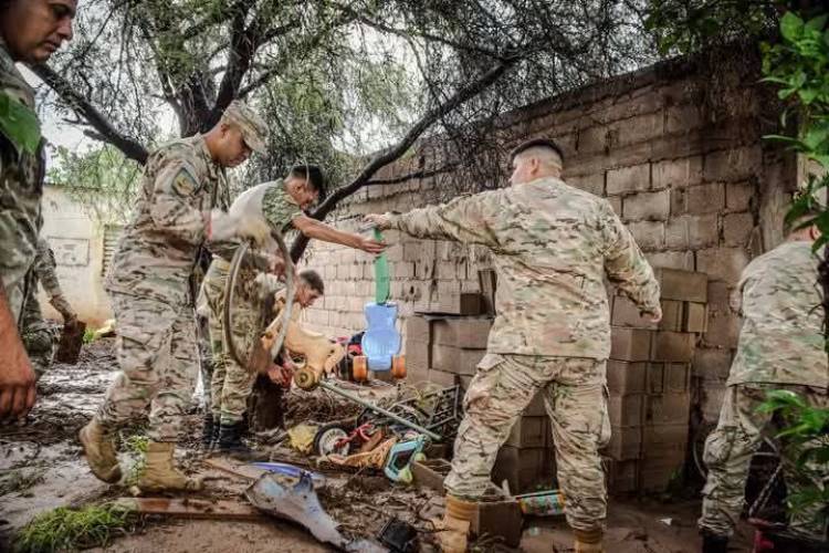 La Base Aérea Militar Chamical colabora con las familias afectadas por las inundaciones