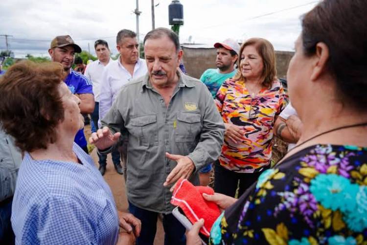  Quintela se comprometió a dar soluciones para los chamicalenses afectados por el temporal