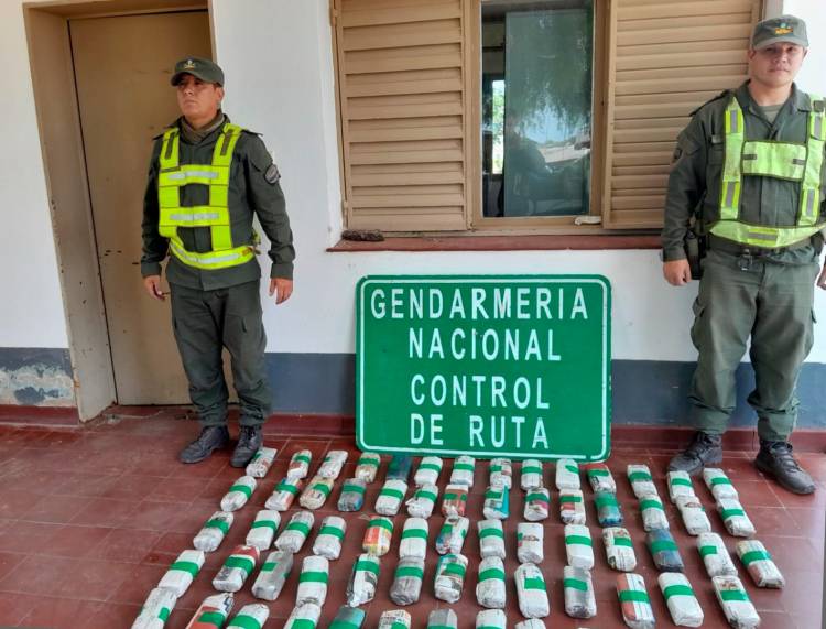 Secuestraron marihuana, hojas de coca y celulares de contrabando