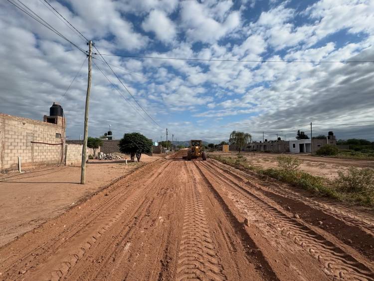 Chepes: avanzan los trabajos de reacondicionamiento de calles