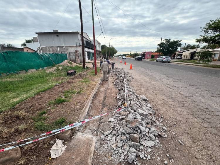 Av. San Martín Este: trabajos de acueducto para desagüe