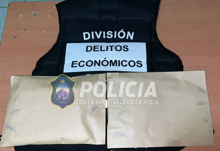 Detienen a un hombre y secuestran elementos en una causa por estafa millonaria