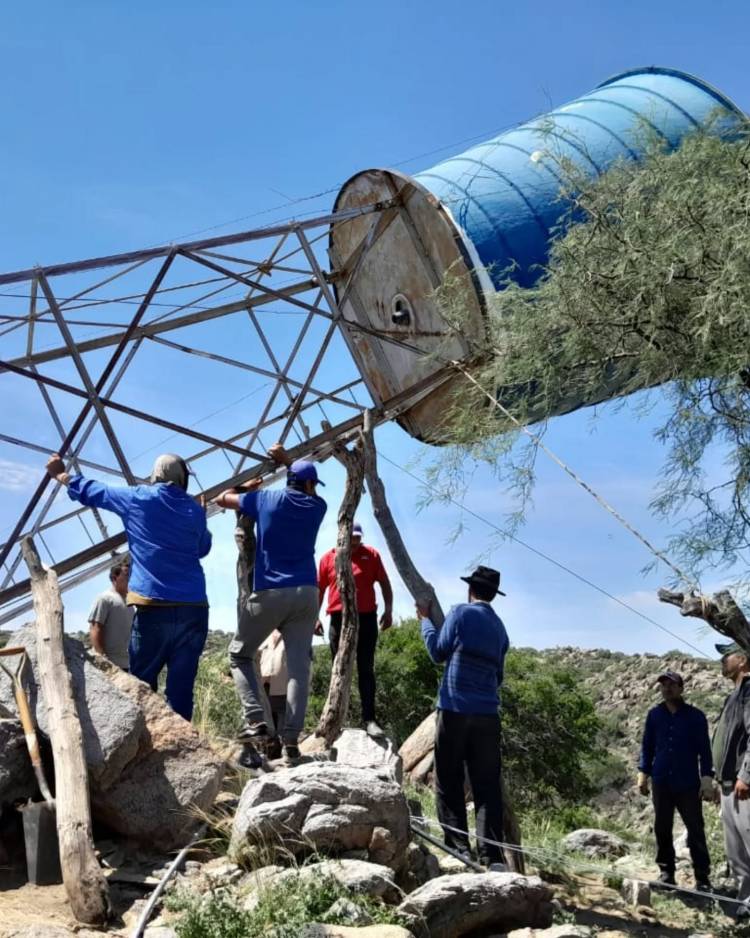 El Águila, Distrito El Tala: reparacion de tanque de almacenamiento de agua y torre