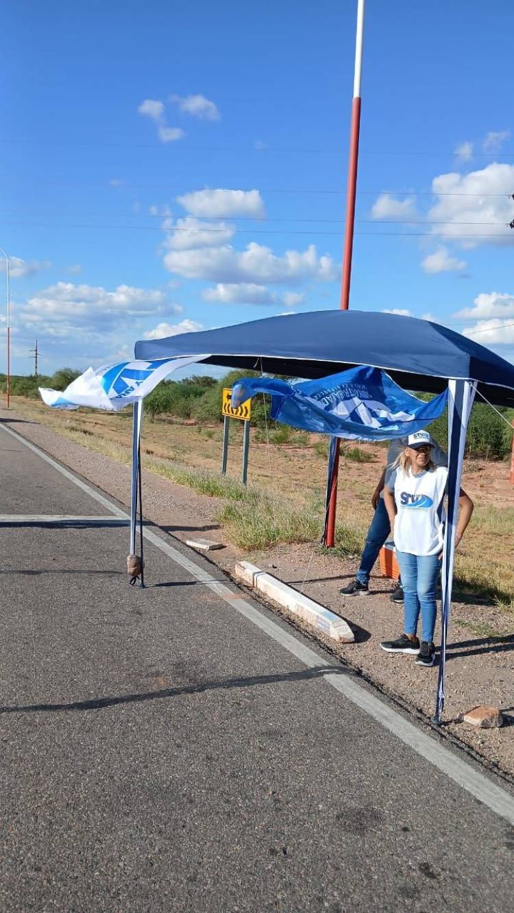 Trabajadores de Vialidad Nacional realizaron manifestación pacífica en Patquía