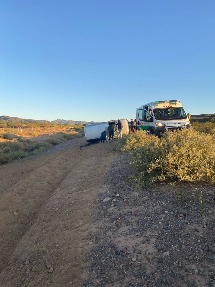 Vuelco en Ruta Nacional 78: Un hombre en estado de ebriedad resultó herido