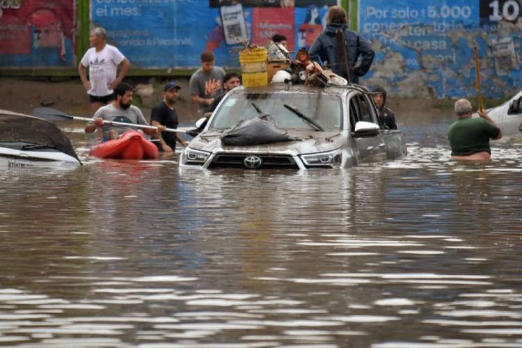 Milei decretó tres días de duelo nacional por las personas fallecidas en Bahía Blanca