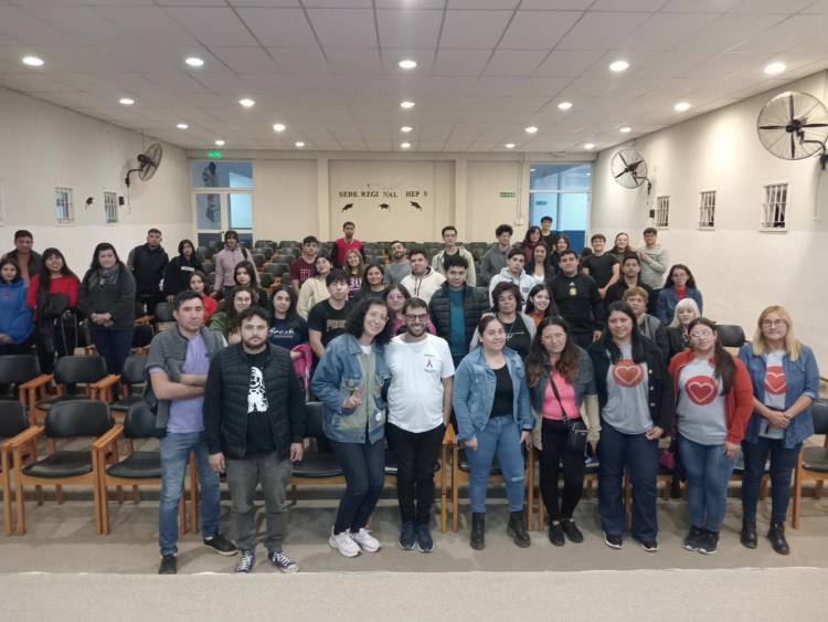 Chepes: Conversatorio sobre estigma y exposición del diagnóstico de VIH