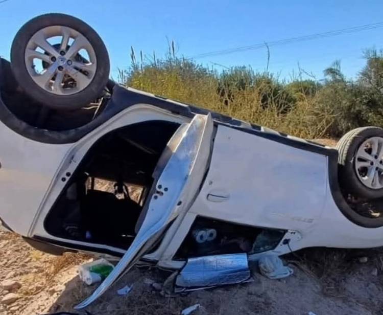 Madre e hija protagonizaron un vuelco en Ruta N° 74