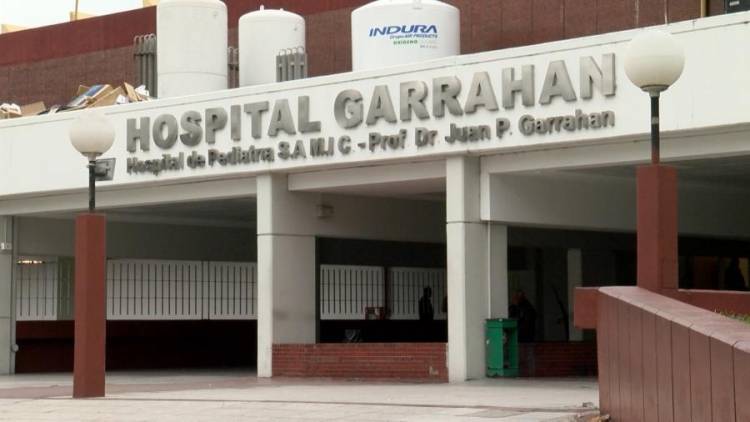 El Gobierno aumentó los salarios a residentes del Garrahan