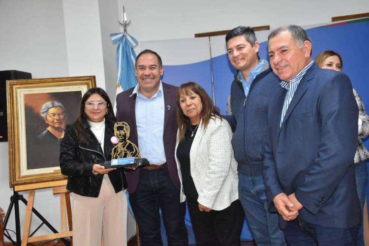 Homenaje a Rosario Vera Peñaloza a 75 años de su fallecimiento