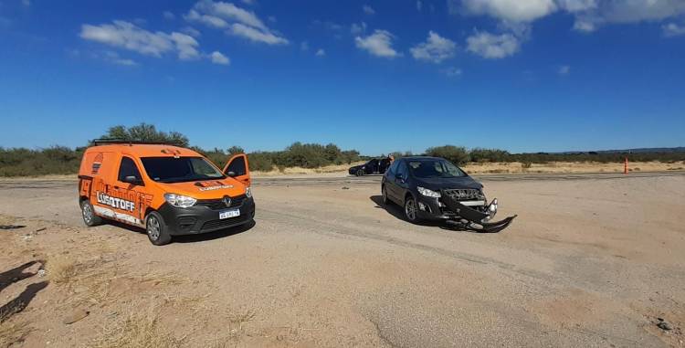 Choque sin heridos en Catuna: colisionaron un auto y una furgoneta sobre Ruta 31