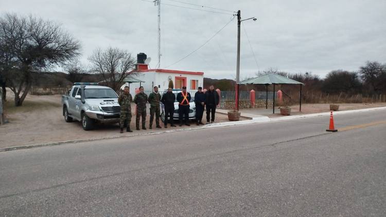 Castro Barros: Operativo de rescate en Las Peñas para asistir a un hombre en el cerro