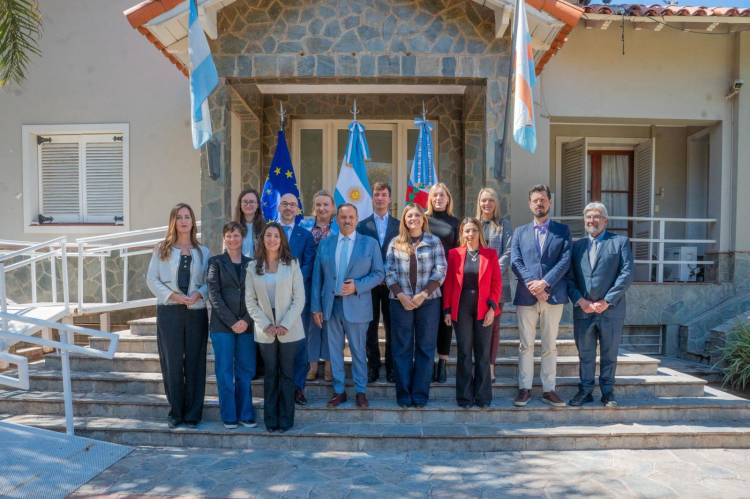 Quintela recibió a representantes de la Unión Europea (UE) y Estados Miembros para fortalecer lazos comerciales, académicos y de cooperación con La Rioja