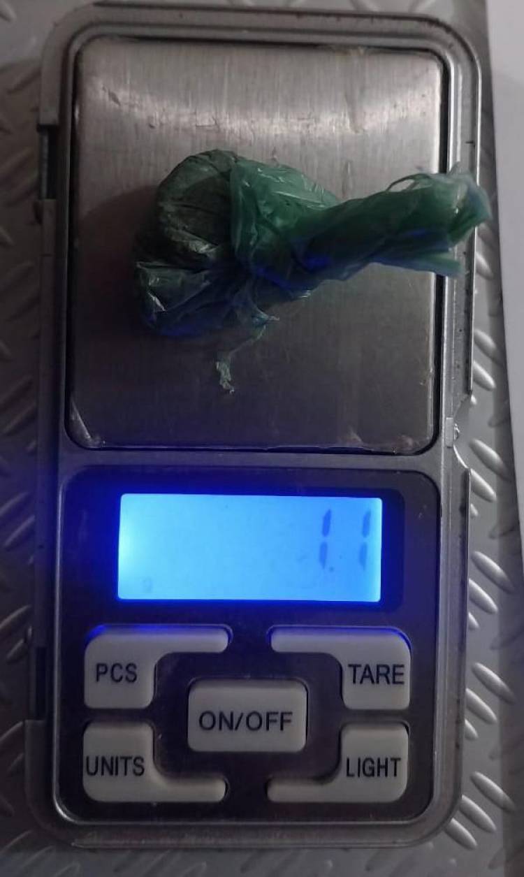 Demoran a un joven por tenencia de marihuana en plaza de Ulapes