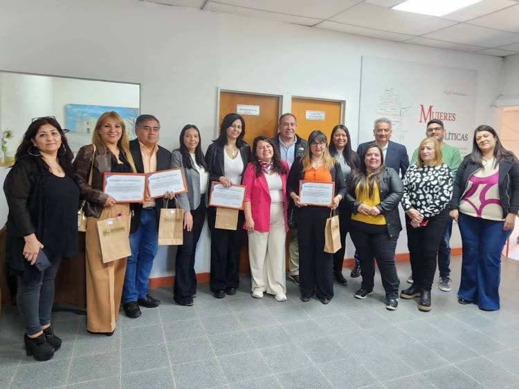 Dedicación, devoción y entrega: homenaje a maestros destacados año 2025