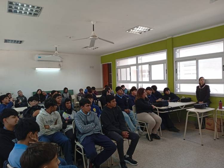 Chepes: alumnos de la E.P.E.T. Nº1 participaron en un taller sobre Bullying