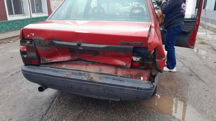 Chepes: camión impactó a un automóvil en Av. San Martín