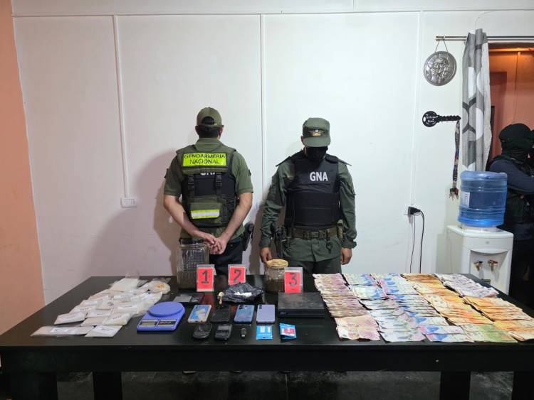 Allanamientos en tres viviendas del barrio Argentino tras una denuncia anónima por venta de drogas