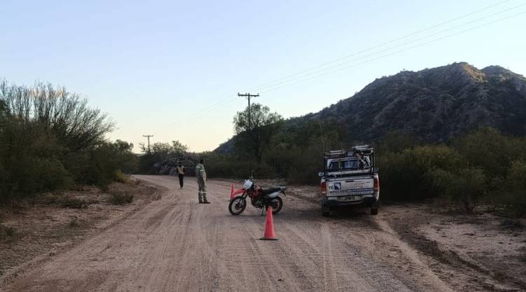 Adolescente resultó con lesiones leves tras derrapar en motocicleta y chocar contra camioneta de Edelar