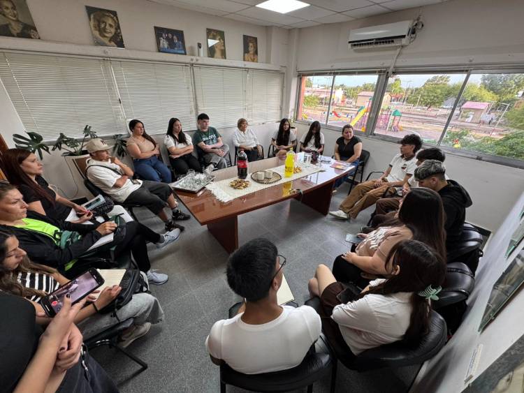 Estudiantes activos y participativos: reunion con el centro de estudiantes de la Escuela Normal