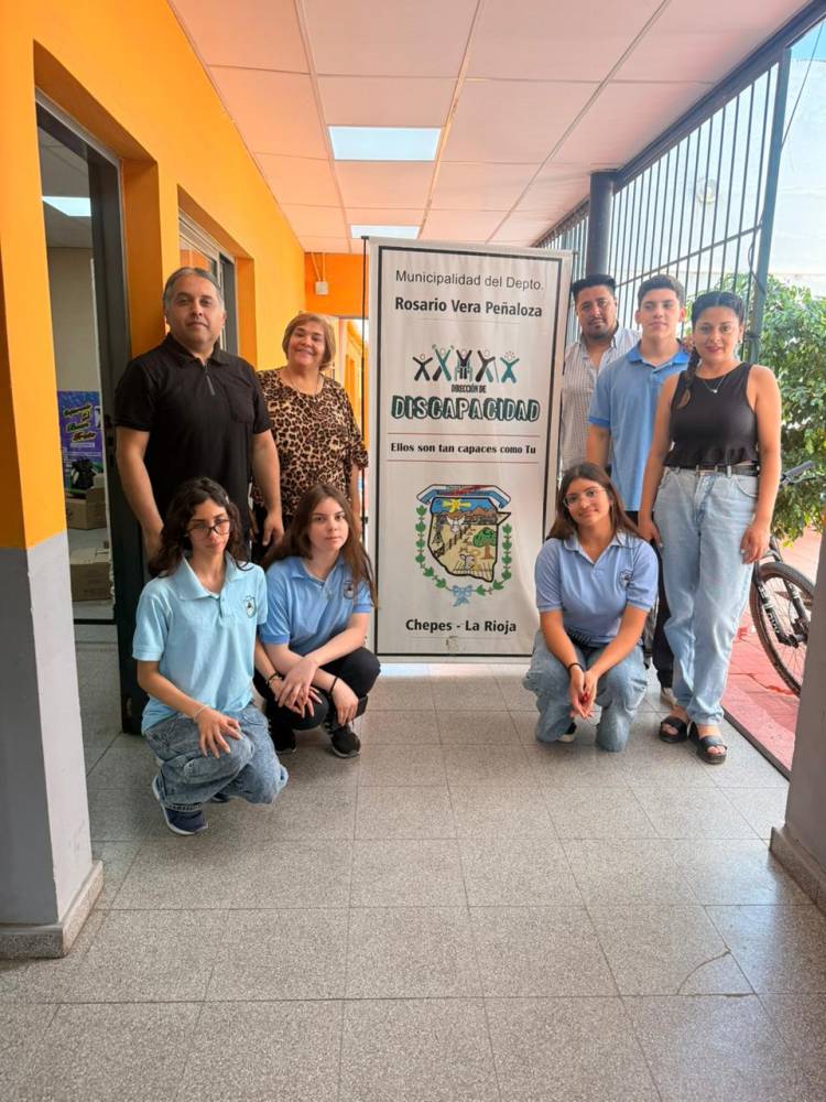 Chepes: Alumnos de Maestro Mayor de Obras entregan relevamiento de rampas a Desarrollo Social