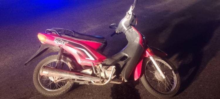 Chepes: una motociclista sufrió lesiones leves tras choque con una camioneta
