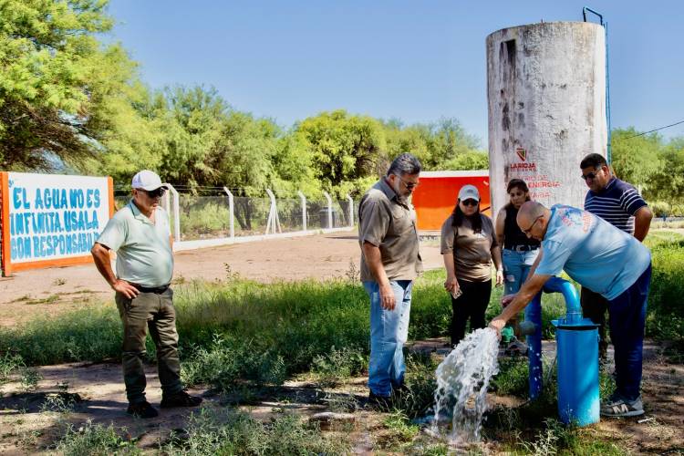 Se llevan adelante acciones para asegurar el suministro de agua en Chelcos