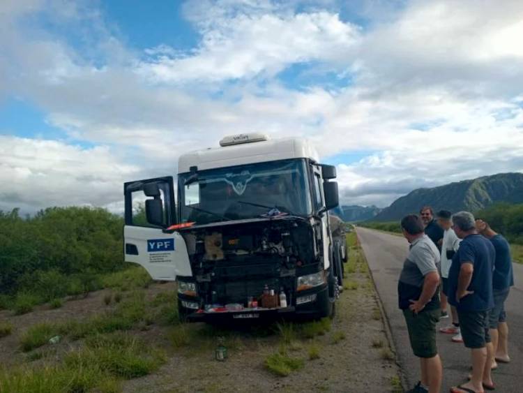 Chepes: un rayo provocó daños en un camión de YPF sobre la Ruta Provincial N° 29