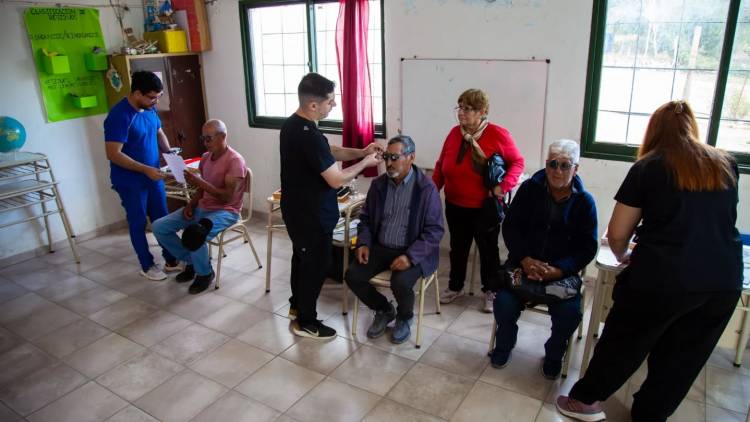 San Isidro: Operativo de salud visual beneficia a vecinos con estudios gratuitos y anteojos sociales