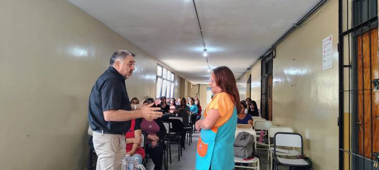 Renuevan la Comisión de la OPVEE en la Escuela 114: "No podemos quedarnos de brazos cruzados"