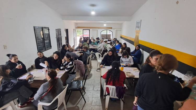 Gran éxito del bingo solidario de la academia Aamaal Dance en Chepes