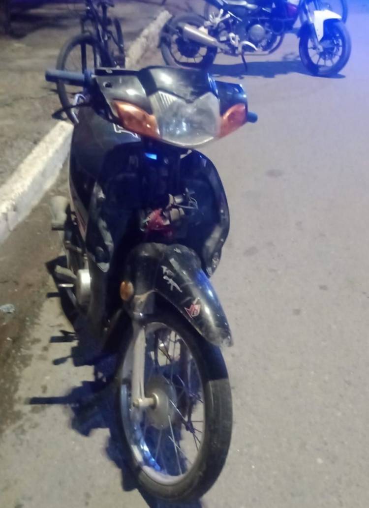 Fuerte choque en el centro de Chepes: un joven hospitalizado tras una maniobra imprudente