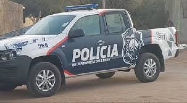 Choque entre auto y moto en Chepes dejó solo daños materiales