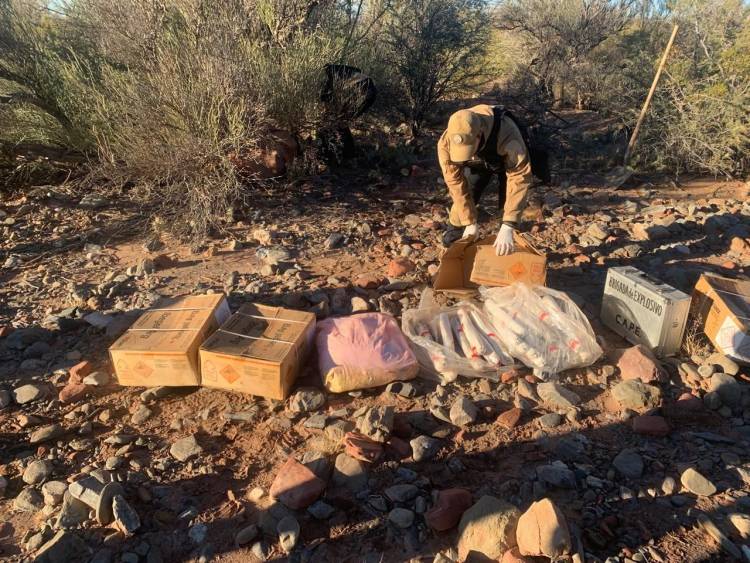 Hallaron material explosivo en Ruta 40 y fue destruido mediante detonación controlada