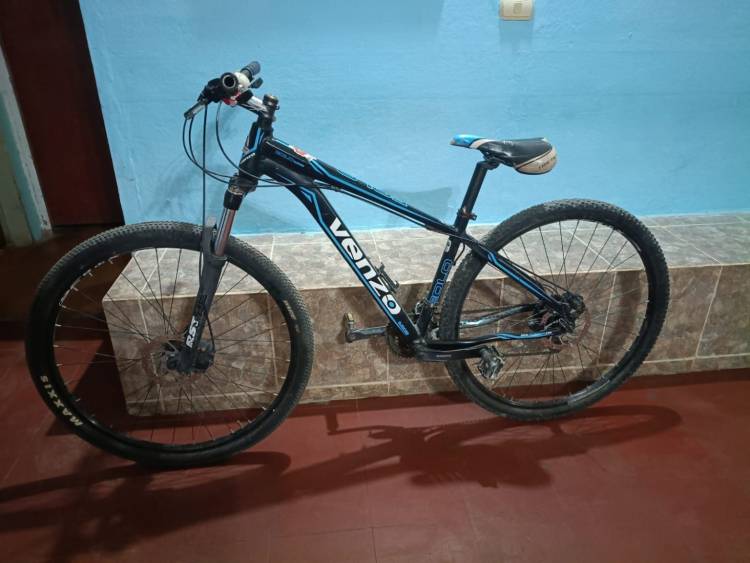La Policía resguardó una bicicleta hallada abandonada en avenida Belgrano Sur
