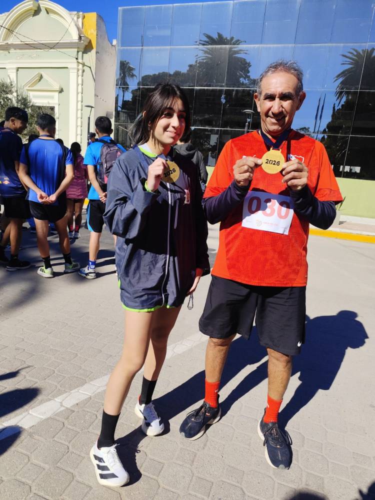 Candela Peredo y su abuelo: una historia de esfuerzo y solidaridad que emocionó en Cruz del Eje