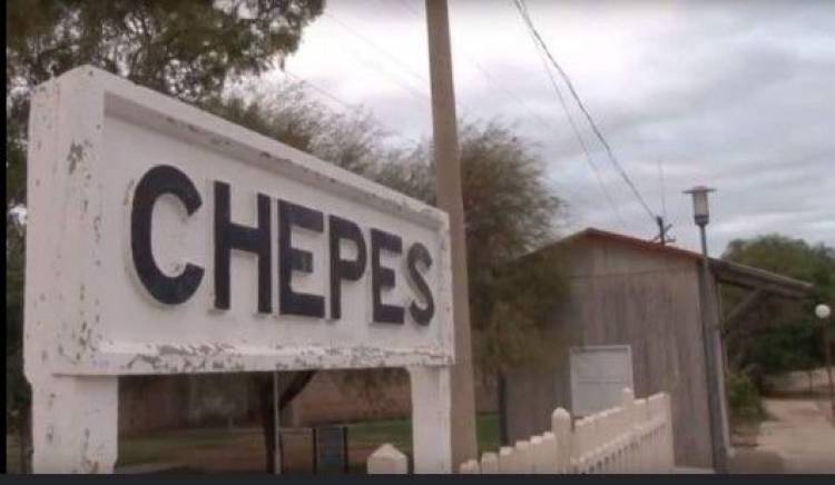 Una mujer entró a una casa, robó una cartera y escapó: la dueña de la casa sufrió una descompensación