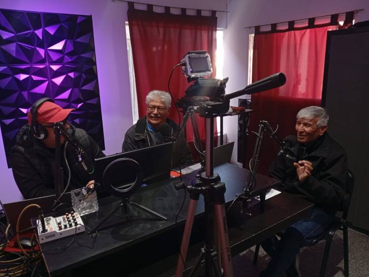 La Escuela Normal celebró sus 68 años con un emotivo programa especial transmitido por Orión FM