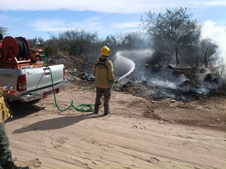 Chepes: Principio de incendio en la zona de la Represa del Durazno