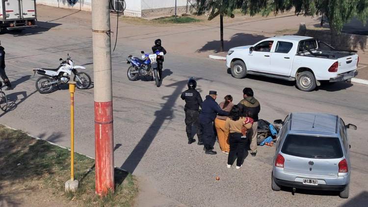 Choque entre un auto y una moto dejó dos personas heridas en Chepes