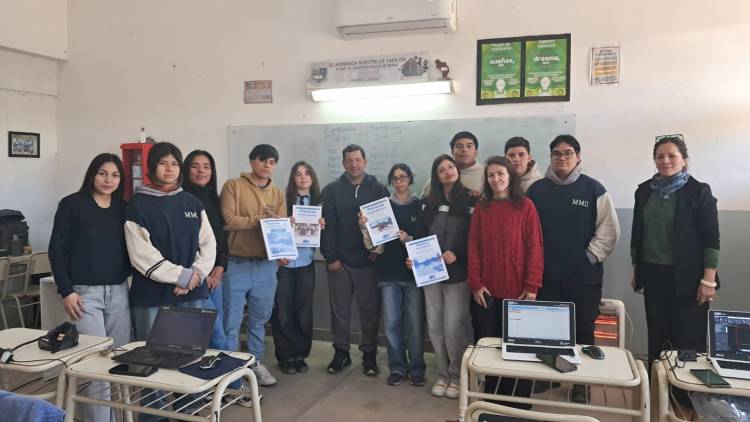 La EPET Nº 1 entregó carpetas técnicas de proyectos urbanos a la Municipalidad de Rosario Vera Peñaloza