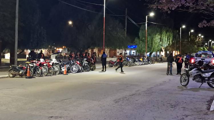 Operativo de control vehicular reforzó la presencia policial en el centro de Chepes