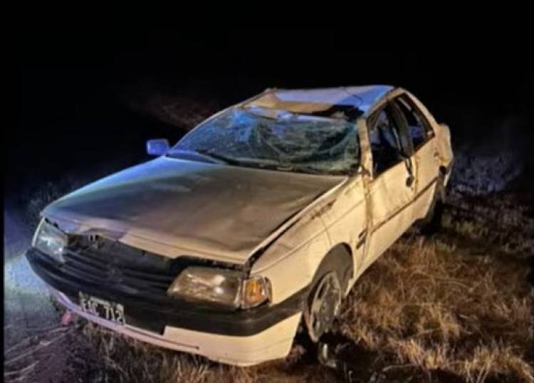 Un hombre resultó herido tras volcar con su automóvil sobre la Ruta 141
