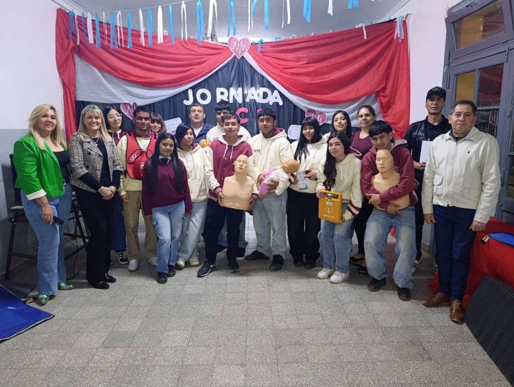 Capacitación que salva vidas: realizaron un exitoso taller de RCP en el Instituto Superior Santa Lucía
