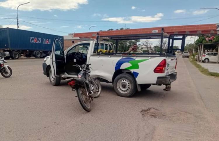 Chepes: una motocicleta y una camioneta protagonizaron un accidente de tránsito