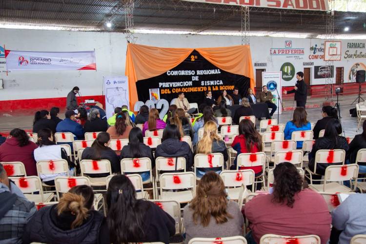 Chepes: comenzó el 2.º Congreso Regional de Prevención Sísmica