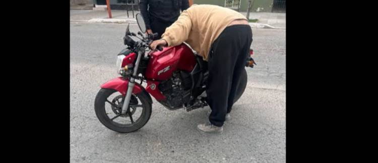 Dos mujeres cayeron de una moto en Chepes y una de ellas cursa un embarazo de ocho meses